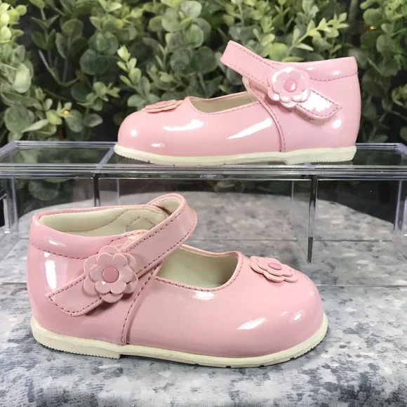 Darling Pink Patent Velcro Mary Janes w/ Decorative Flowers Little Girls 5✨NWOT✨ - Picture 3 of 8